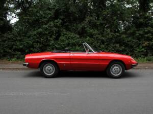 Image 7/20 of Alfa Romeo Spider Veloce 2000 (1972)