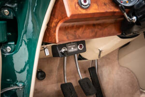 Image 20/32 of Jaguar Mk II 3.4 (1967)