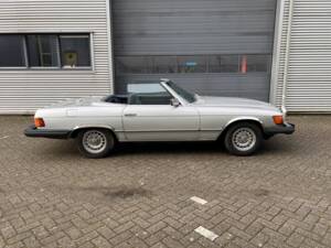 Image 5/8 de Mercedes-Benz 450 SL (1978)