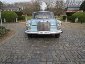 Imagen 6/25 de Mercedes-Benz 200 D (1966)