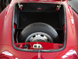 Image 39/63 of Volkswagen Karmann Ghia 1500 (1971)