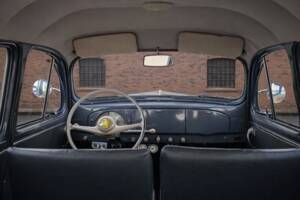 Image 4/28 de Peugeot 203 Familiale (1953)