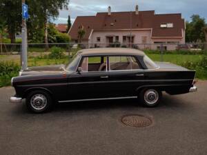 Image 7/8 of Mercedes-Benz 190 c (1963)