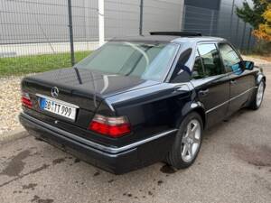 Bild 3/15 von Mercedes-Benz E 500 (1995)