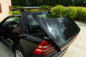 Afbeelding 17/50 van Mercedes-Benz SLK 200 (1998)