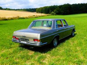 Mercedes-Benz 300 SEL 6.3 Limousine beigegrau metallic  (W 109) 1968