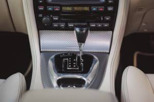 Image 13/48 of Jaguar XJR (2006)