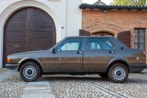 Image 3/12 de Alfa Romeo Giulietta 1.6 (1980)