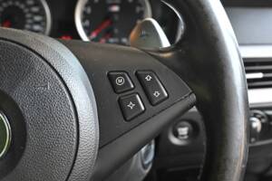 Image 2/18 of BMW M5 (2007)