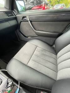 Immagine 11/14 di Mercedes-Benz 280 E (1993)