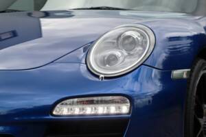 Bild 17/50 von Porsche 911 Carrera 4 GTS (2011)