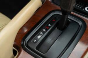 Bild 41/50 von Honda Legend (1992)