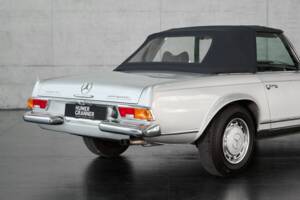 Image 35/50 de Mercedes-Benz 280 SL (1970)