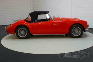 Image 13/19 of MG MGA 1600 (1962)