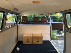 Image 6/7 de Volkswagen T2b minibus (1977)