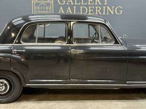 Image 34/50 of Mercedes-Benz 220 S (1955)