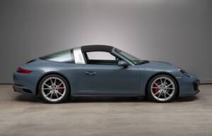 Image 6/37 of Porsche 911 Targa 4S (2016)