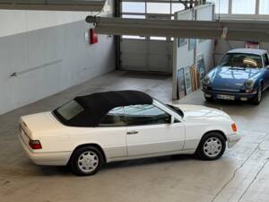 Bild 31/34 von Mercedes-Benz E 320 (1996)