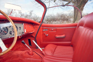 Immagine 13/42 di Jaguar XK 150 3.4 S OTS (1958)