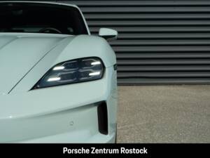 Obraz 3/35 pojazdu Porsche Taycan 4S (1900)