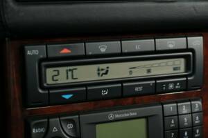 Image 16/30 de Mercedes-Benz SL 600 (2001)