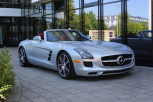 Image 75/75 of Mercedes-Benz SLS AMG Roadster (2012)