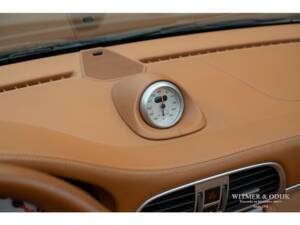 Image 17/32 of Porsche 911 Carrera S (2005)