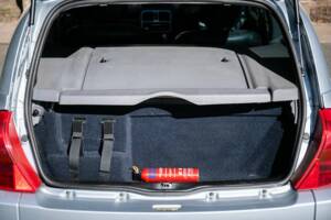 Image 20/40 of Renault Clio II V6 (2002)