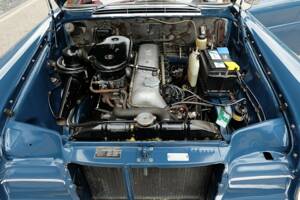 Image 71/76 de Mercedes-Benz 220 S b (1963)