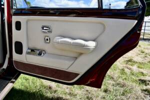 Image 26/50 of Rolls-Royce New Silver Dawn (1997)