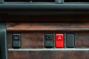 Image 35/49 of Mercedes-Benz 320 E (1993)