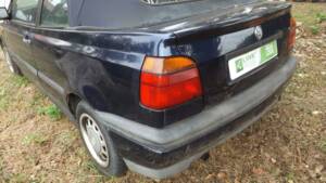 Image 19/50 of Volkswagen Golf III Cabrio 1.6 (1996)