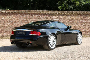 Image 2/50 de Aston Martin V12 Vanquish (2002)