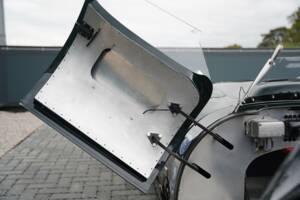 Image 15/50 of Lister Knobbly (1959)