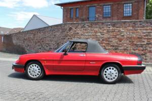 Bild 4/17 von Alfa Romeo 2.0 Spider QV (1987)