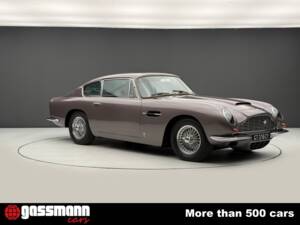 Afbeelding 2/15 van Aston Martin DB 6 Vantage (1967)