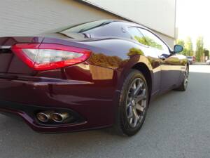 Image 18/98 of Maserati GranTurismo 4.2 (2008)
