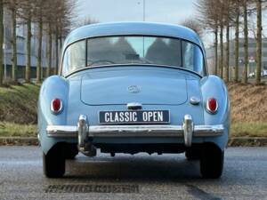 Image 13/22 of MG MGA 1500 (1958)
