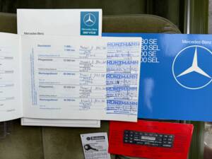 Image 24/34 of Mercedes-Benz 380 SE (1980)