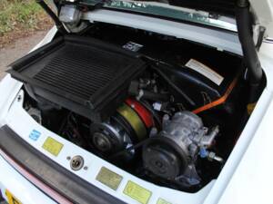 Image 16/19 of Porsche 911 Turbo 3.3 (1988)