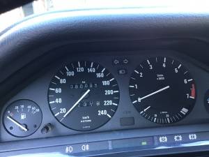 Bild 20/20 von BMW 320i (1988)