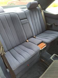 Image 11/12 of Mercedes-Benz 230 CE (1989)