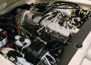 Image 4/6 de Mercedes-Benz 280 SL (1968)
