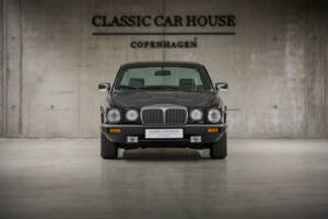 Image 6/97 of Daimler Double Six (1994)