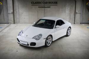 Imagen 7/98 de Porsche 911 Carrera 4S (2004)