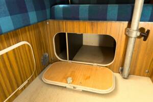 Image 21/59 of Volkswagen T2b Westfalia (1973)