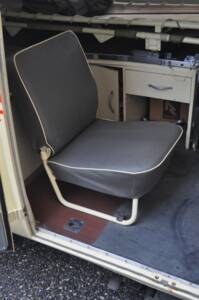 Image 14/31 of Volkswagen T1 minibus (1962)