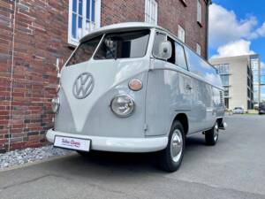 Image 9/20 of Volkswagen T1 panel van (1964)