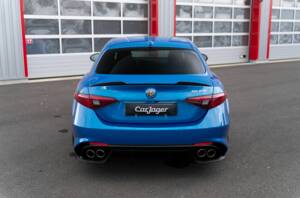 Bild 6/10 von Alfa Romeo Giulia Quadrifoglio (2019)