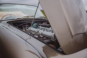 Image 48/99 of Aston Martin DB 6 Volante (1968)